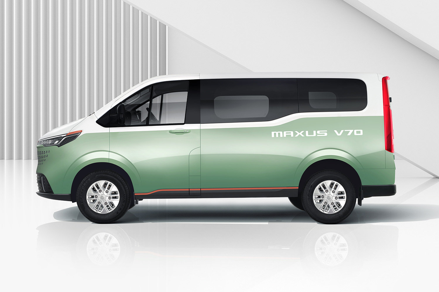 上汽大通MAXUS V70全球首秀亮相，將于2023年初正式上市